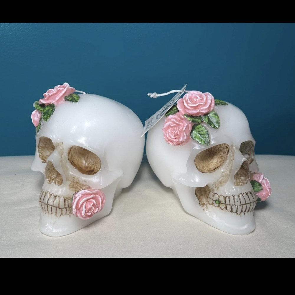 Skull with Roses candle set of 2 spooky Halloween brand new